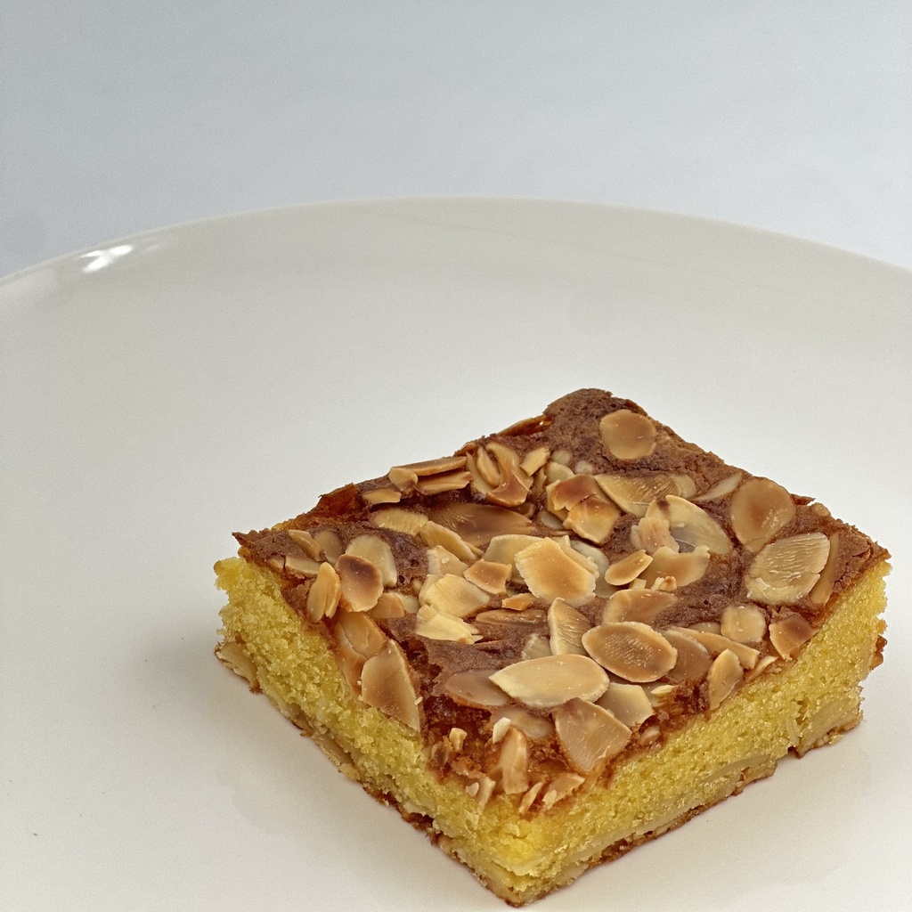 Caprese morbida al cioccolato bianco e limone