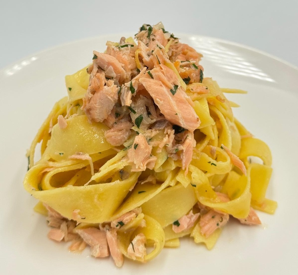 Tagliatelle trafilate a bronzo al salmone