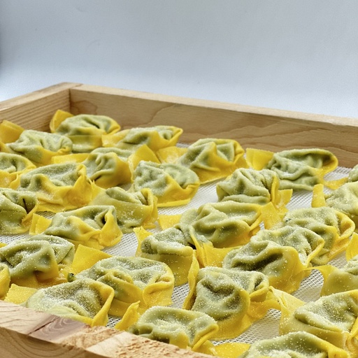 Tortelloni ricotta e spinaci crudi